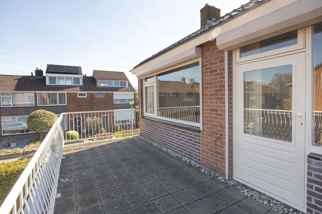 Balcon - Corner House with Terrace in Etten-Leur