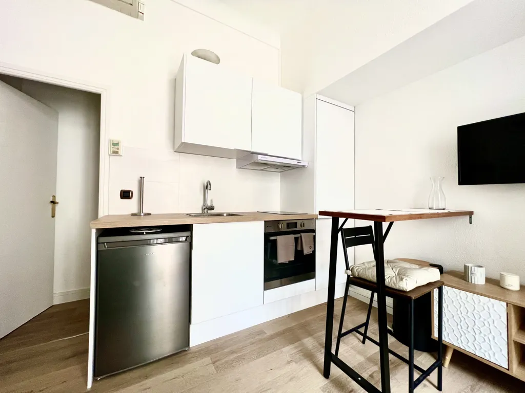 Cucina - Renovated Student Studio with Terrace in Nice