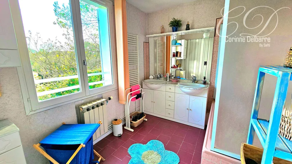 Bathrooms - Villa with Terraces near Sommières