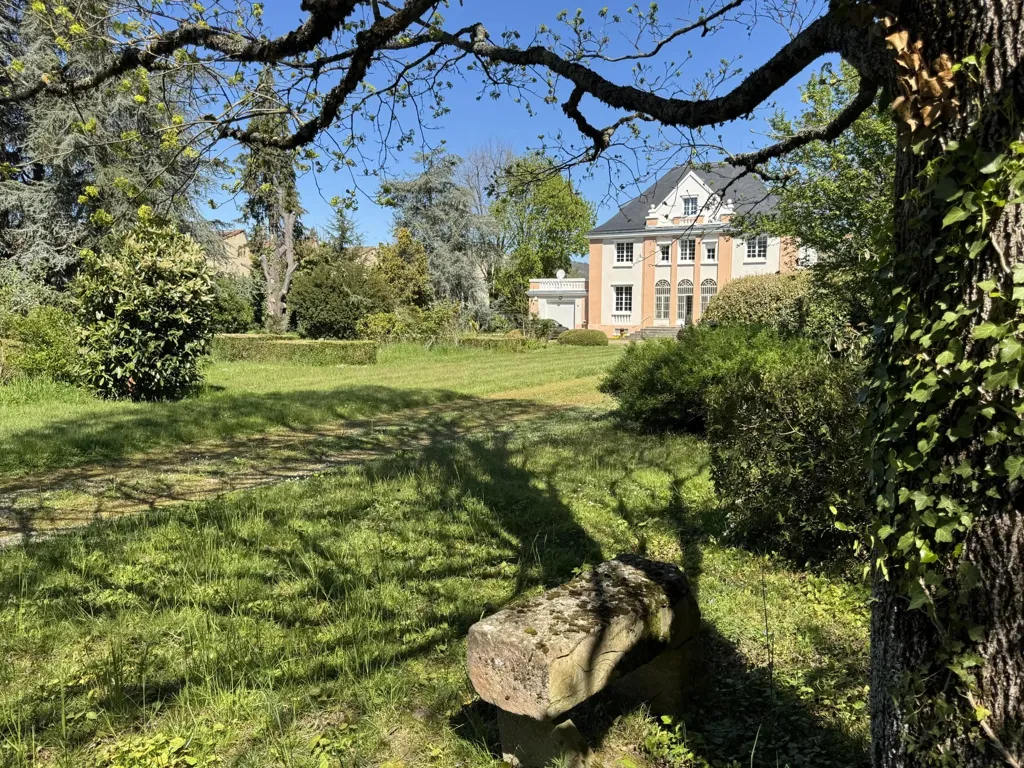 Giardino - Maison de Maître with Private Park in Village