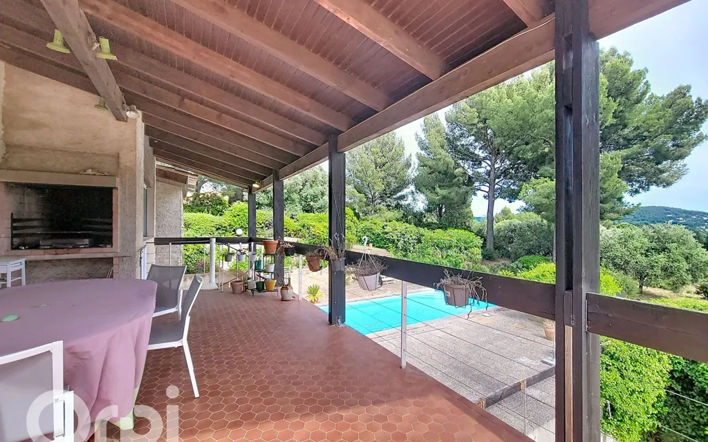Terrasse - Villa d'Architecte avec Piscine au Castellet