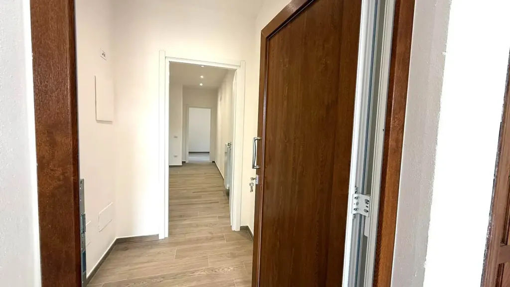 Esik - Rustic Apartment with Balcony in Cecina
