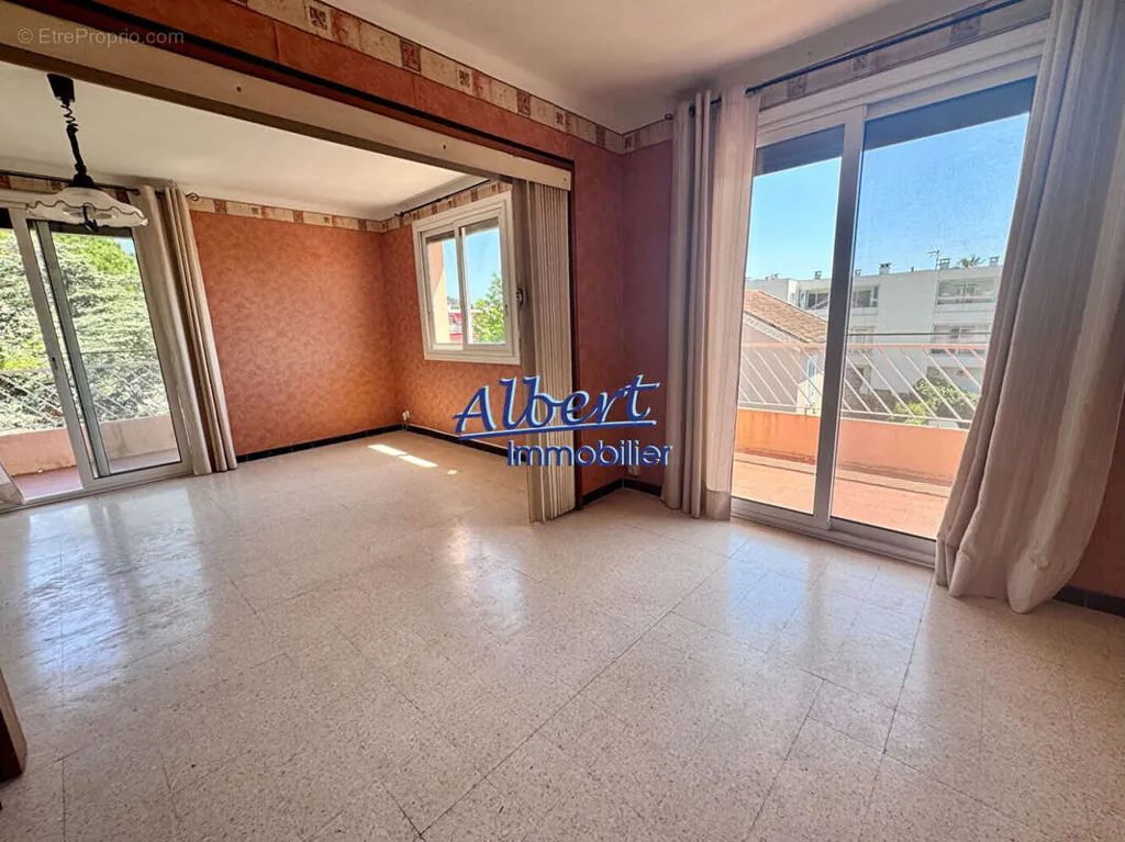 Séjour - Appartement T3 avec Terrasses aux Lônes