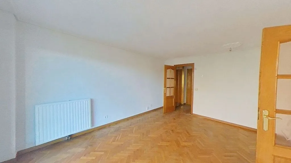 Pièces - 2-Bedroom Flat with Metro Access in Numancia
