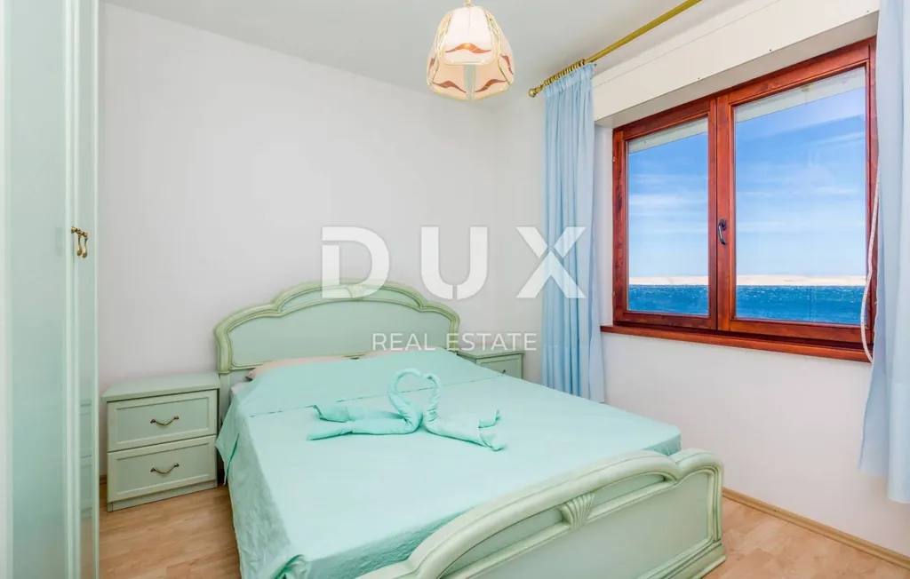 Magamistoad - Two-Unit House with Sea View in Karlobag