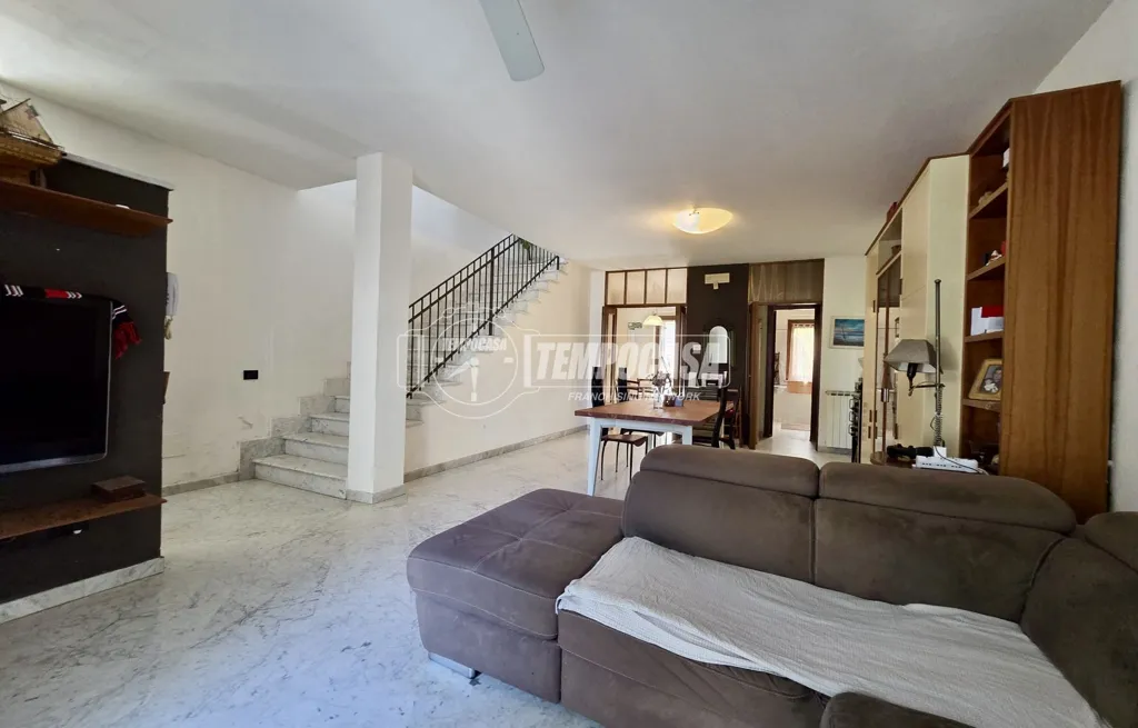 Elutuba - Rustic Villa with Garden in Castagnola, Massa