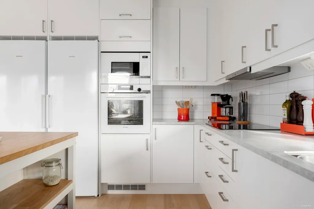 Köök - Elegant Apartment with Balcony in Falkenberg