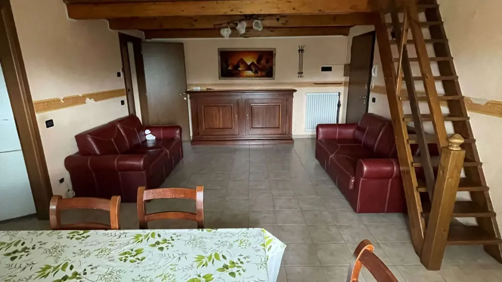 Séjour - Apartment with Terrace in Sarzana