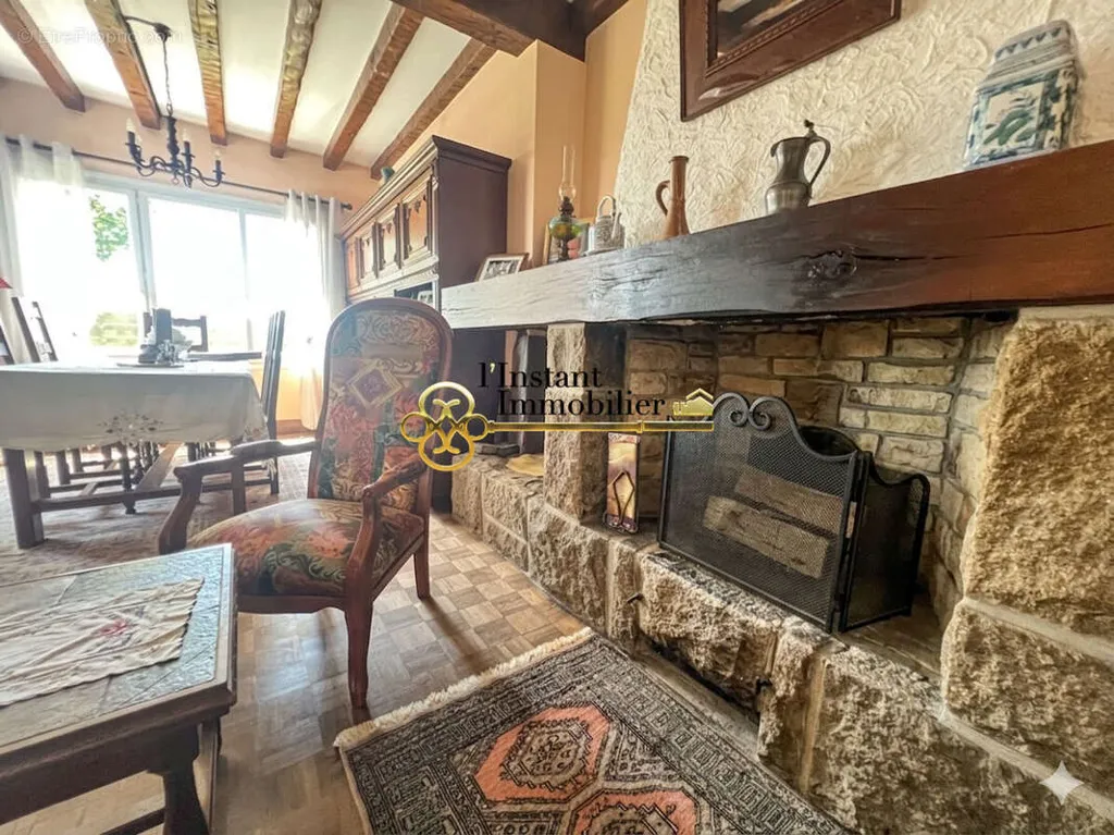 Séjour - Maison à Rénover avec Grand Terrain à Santec