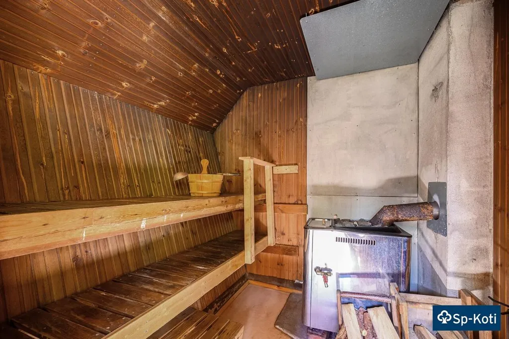Pièces - Cottage with Sauna in Forested Area