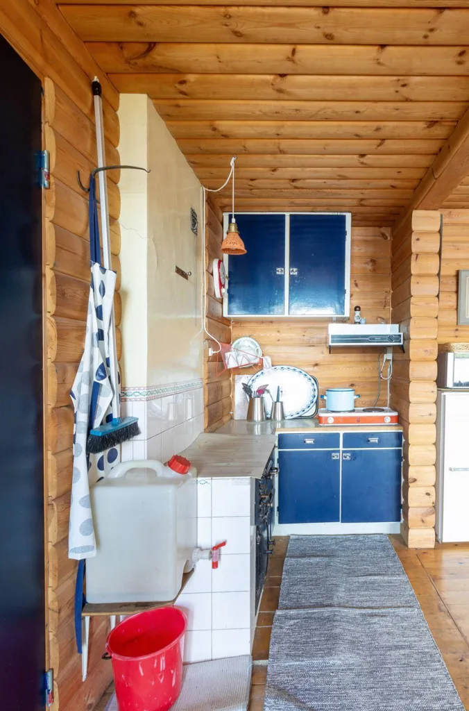 Cuisine - Cottage with River View in Tärnsjö