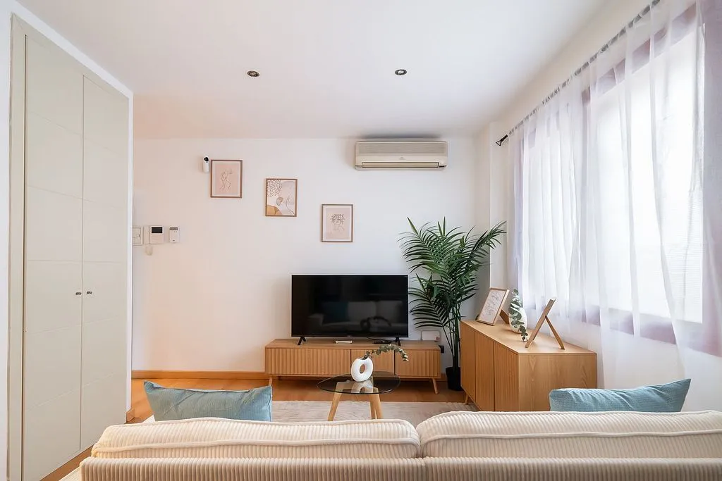 Elutuba - Furnished Studio with Garage in Guindalera