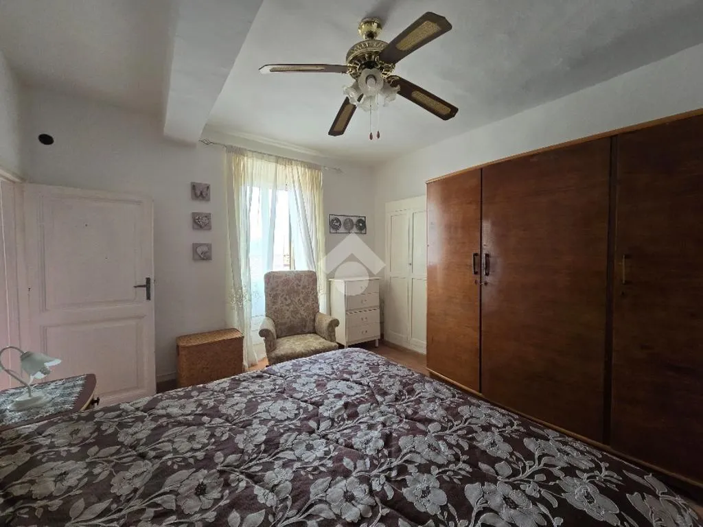 Chambres - Ground Floor Apartment with Cellar in Acuto