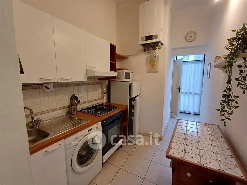 Cuisine - Armed Trilocale with Balcony in Florence