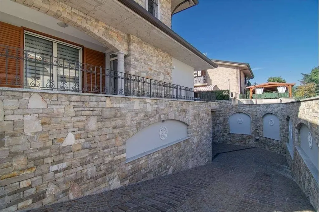 Exterior - Luxury Villa with Private Garden in Boltiere