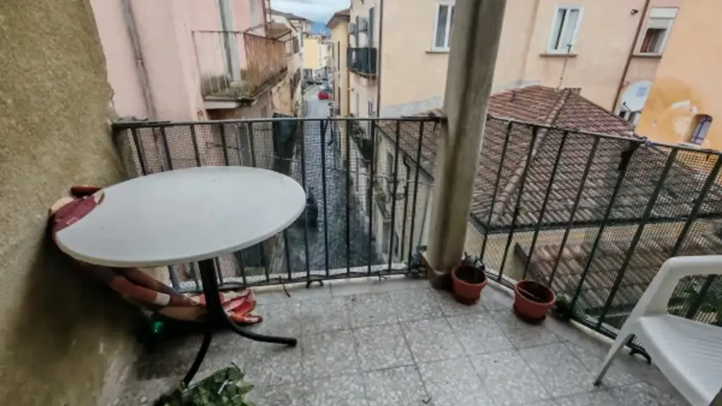 Balcon - Apartment with Balcony in Historic Triggio, Benevento