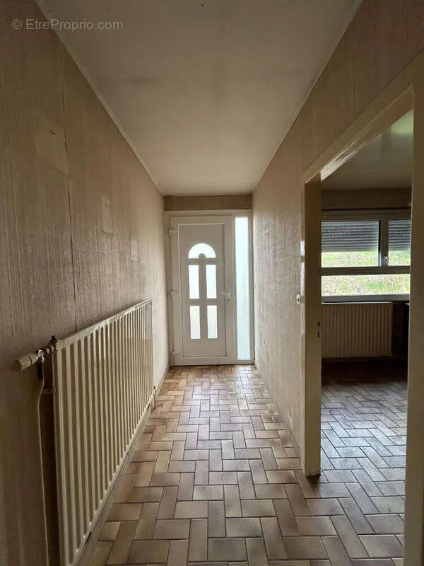 Entrée - Maison avec Vue Dégagée sur les Hauteurs de Darney