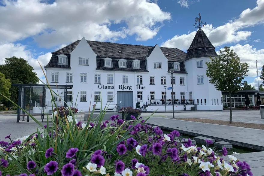 Välivaade - Architectural Townhouse with Development Potential in Glamsbjerg