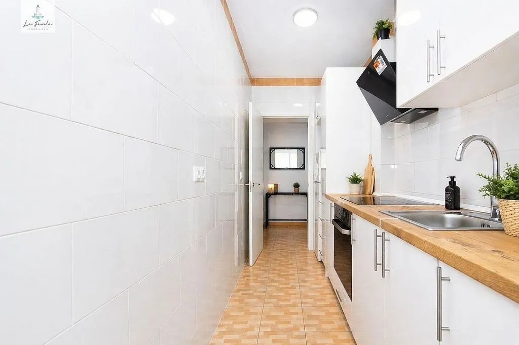 Cuisine - 3-Bedroom Apartment with Terrace in Huelin