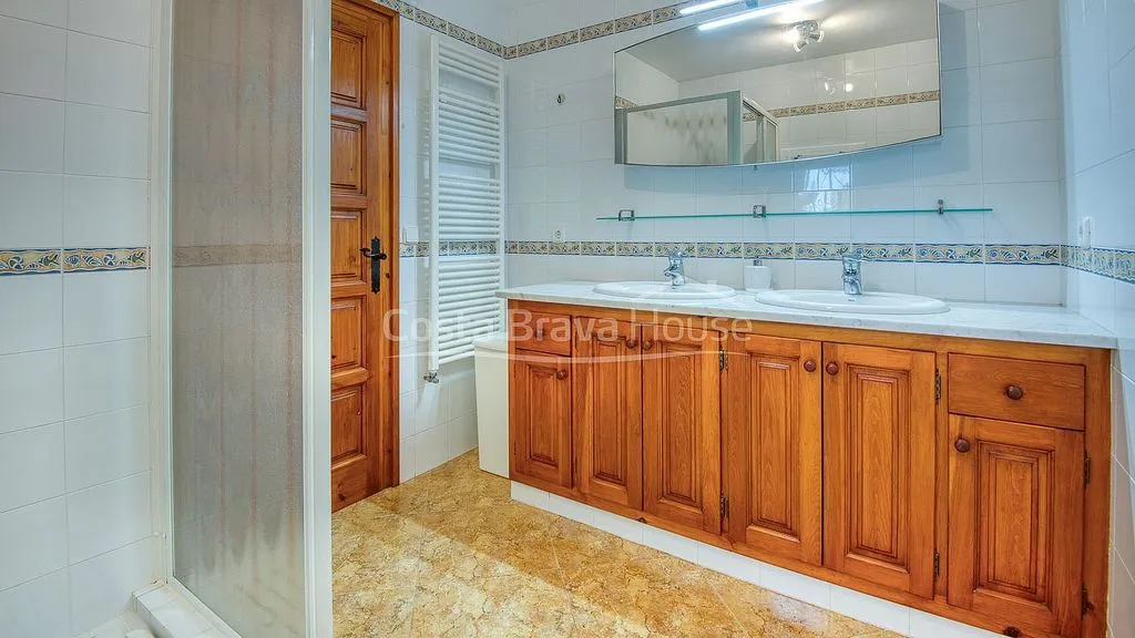 Badezimmer - Villa with Pool and Sea Views in Sa Tuna