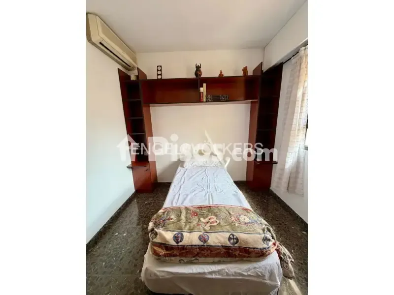 Bedrooms - Apartment with Stadium Views in Mestalla, Valencia