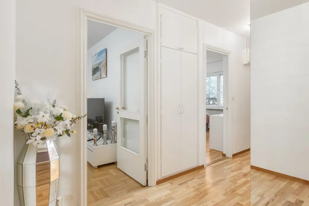 Entrée - Spacious Apartment with French Balcony in Blombacka