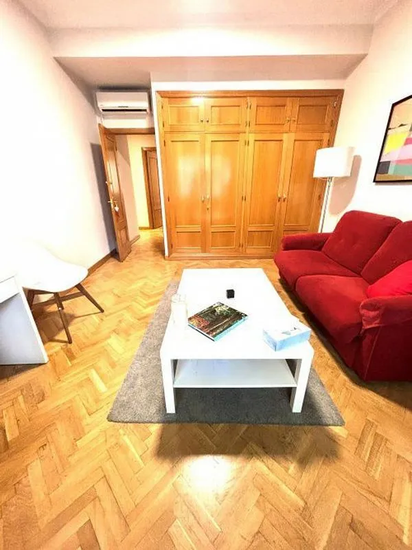 Elutuba - 3-Bedroom Flat with A/C in Almagro