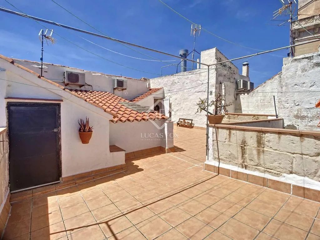 Terrazza - Renovated Townhouse with Terraces in Mahón