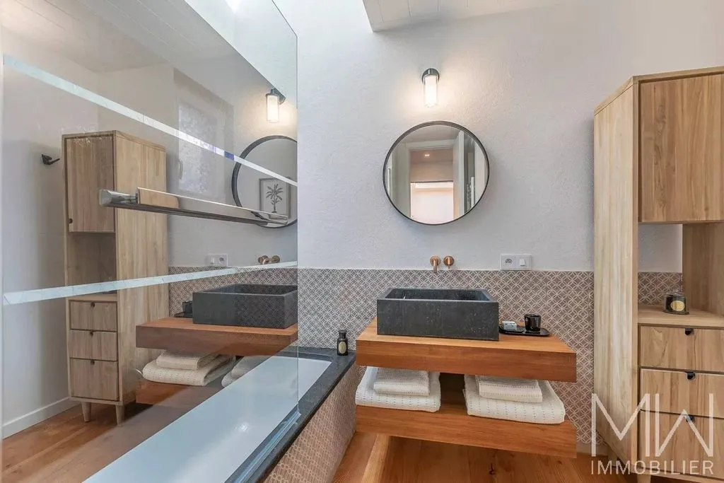 Bathrooms - Restored Villa with Beach Access in Cap Ferret