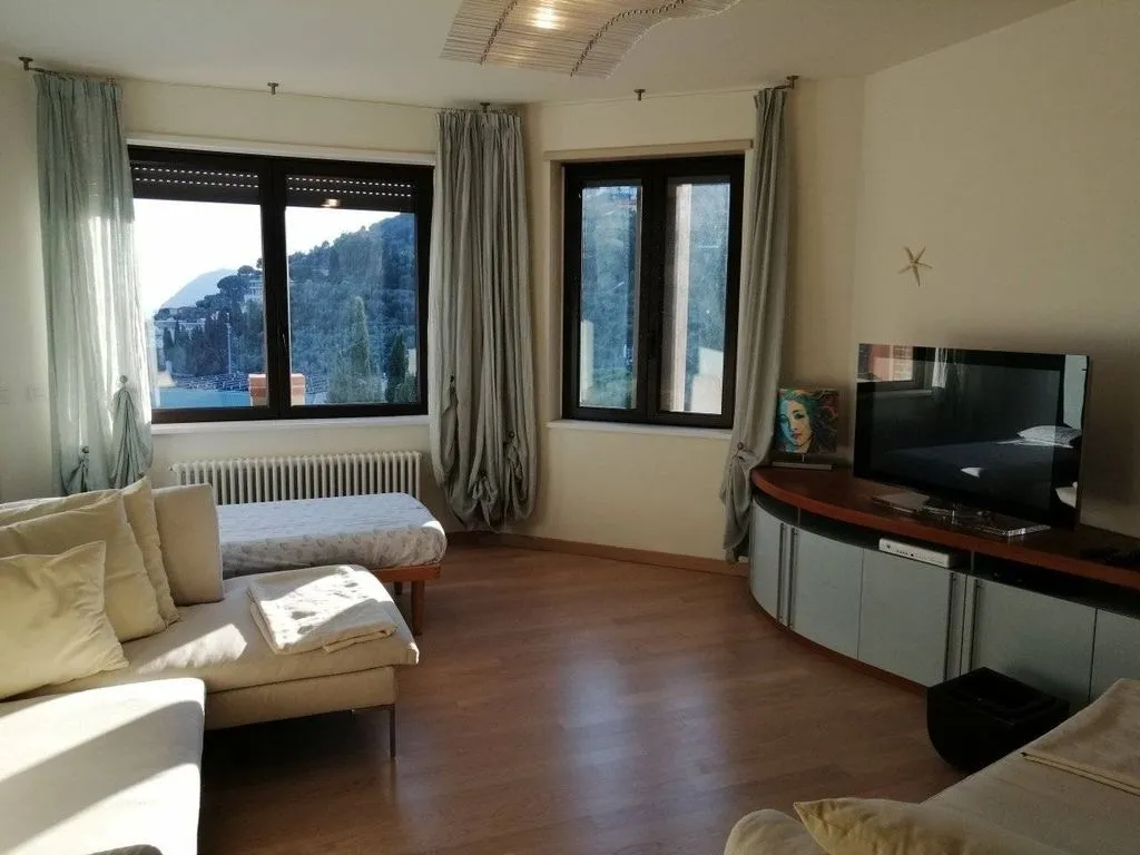 Séjour - Luxury Penthouse with Panoramic View in Alassio