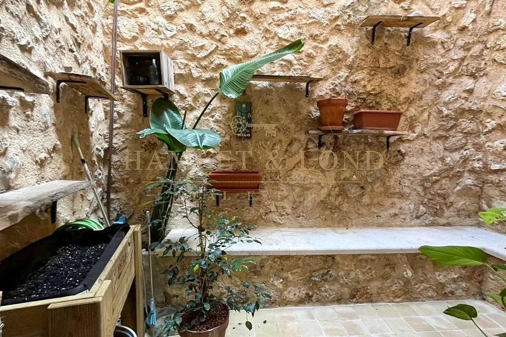 Aed - Reformated Townhouse with Terrace in Alaró