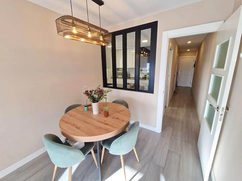 Salle à manger - Apartment with A/C and Views in Palmilla, Málaga