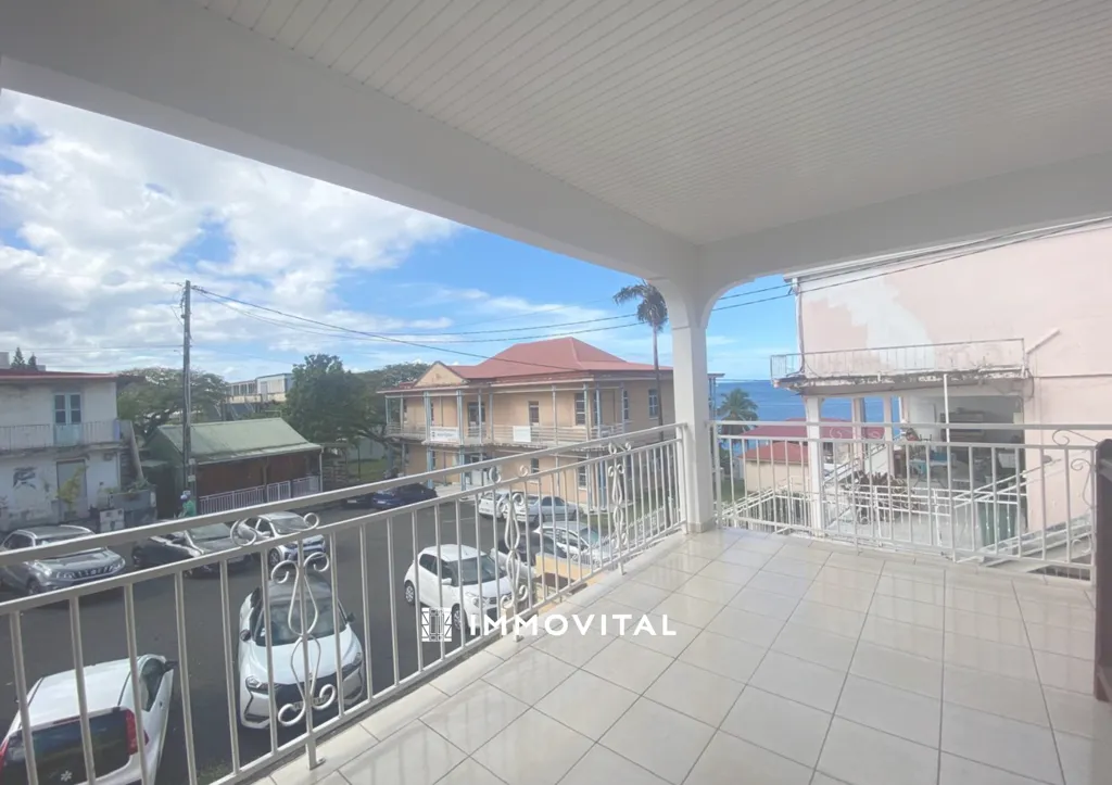 Balcony - 3-Bedroom Apartment with Terrace in Pointe Noire