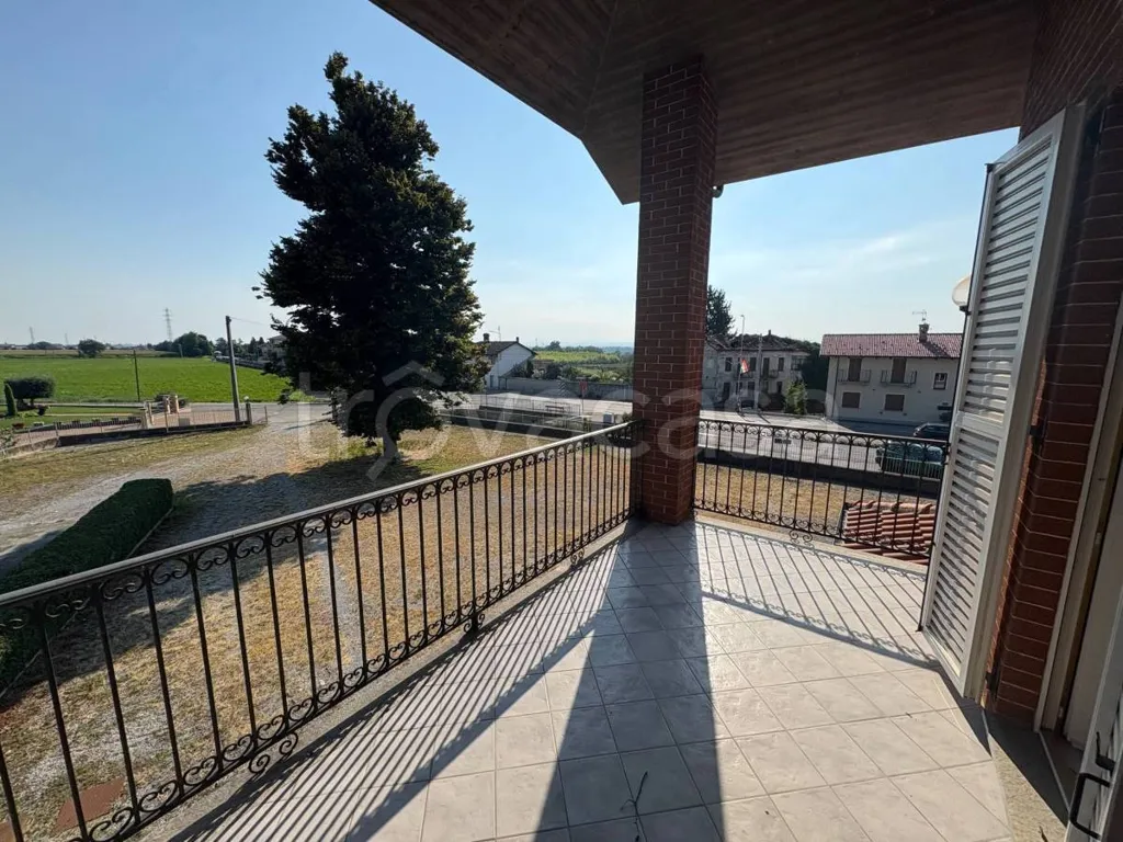 Balcon - Bifamiliar Villa with Commercial Space in Fossano