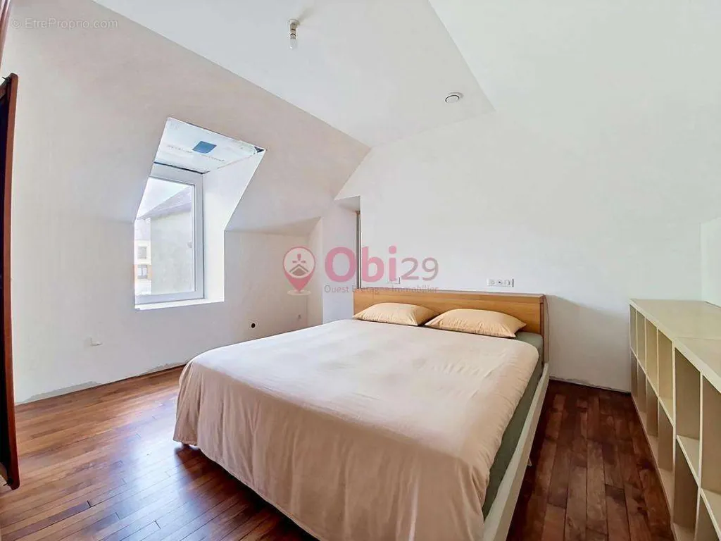 Chambres - Maison Semi-Mitoyenne avec Jardin à Cast