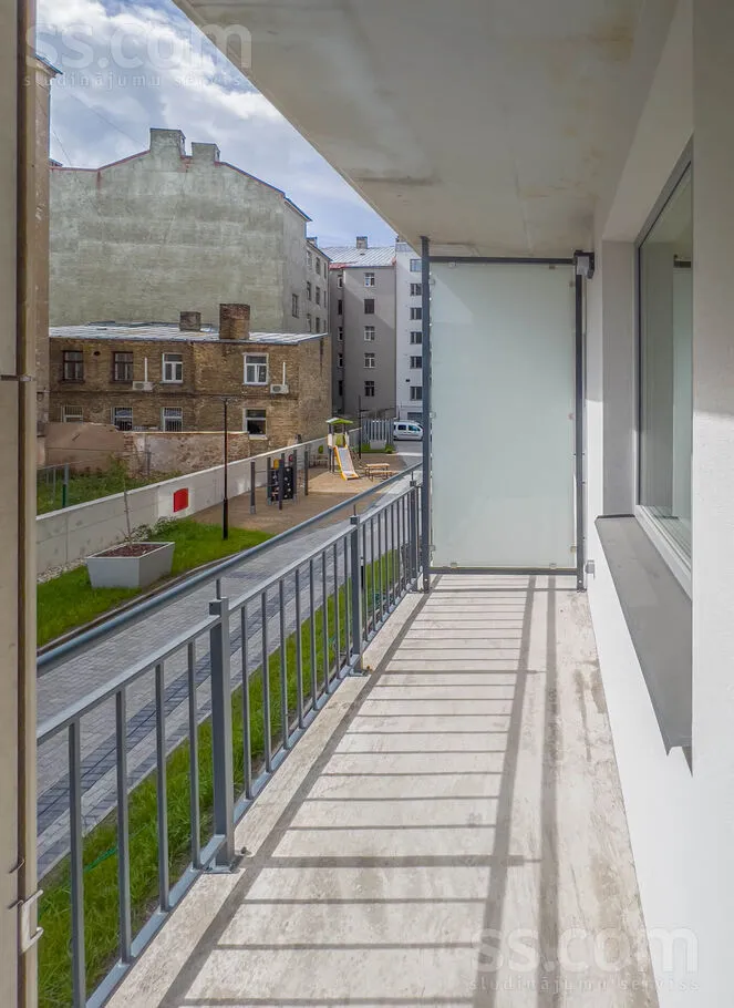 Rõdu - 2-Bedroom Apartment with Balcony in Riga Centre