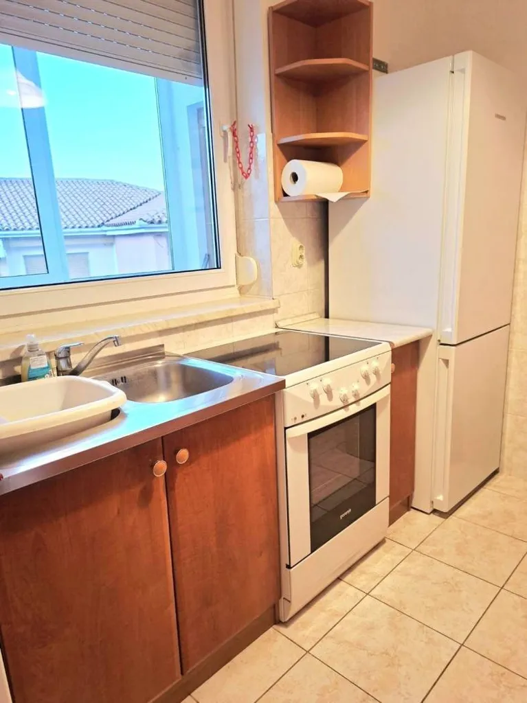 Köök - Spacious 4-Bedroom Apartment with Terrace in Pula