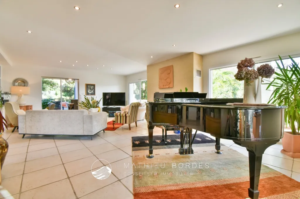 Elutuba - Character Villa with Pool in Villefranque