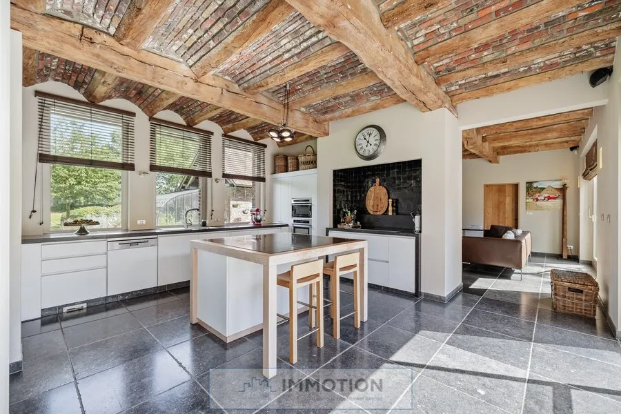 Cuisine - Ferme Rénovée sur Domaine de 7.200 m²