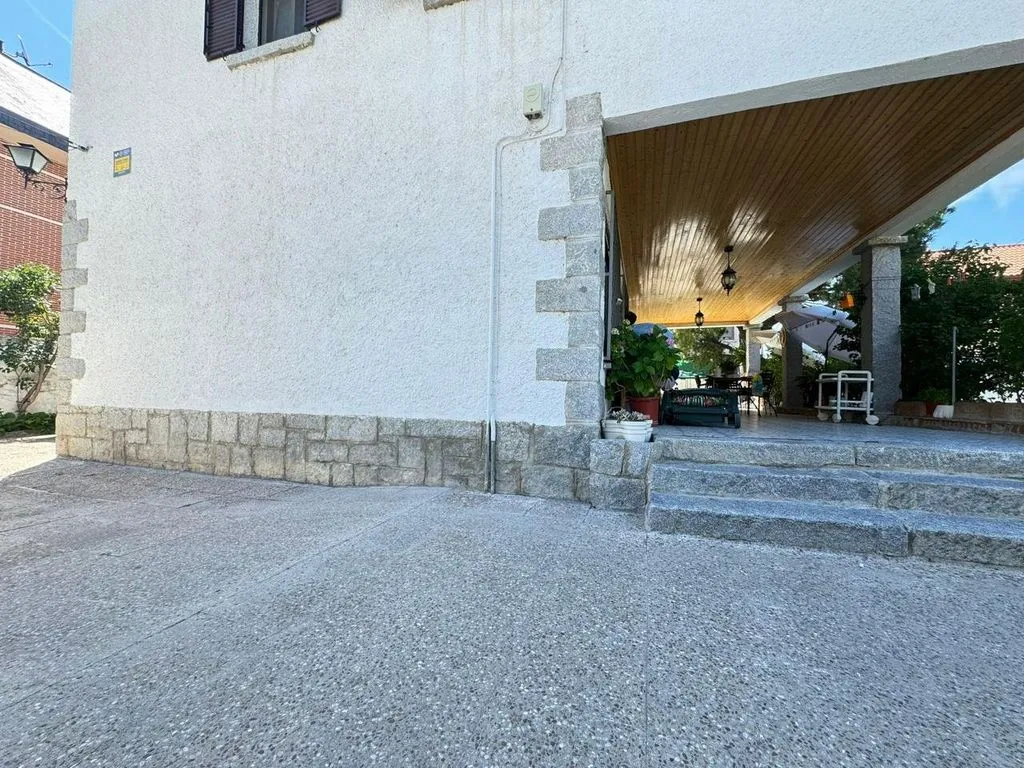 Välivaade - Luxury Villa with Large Parcel in Collado Villalba