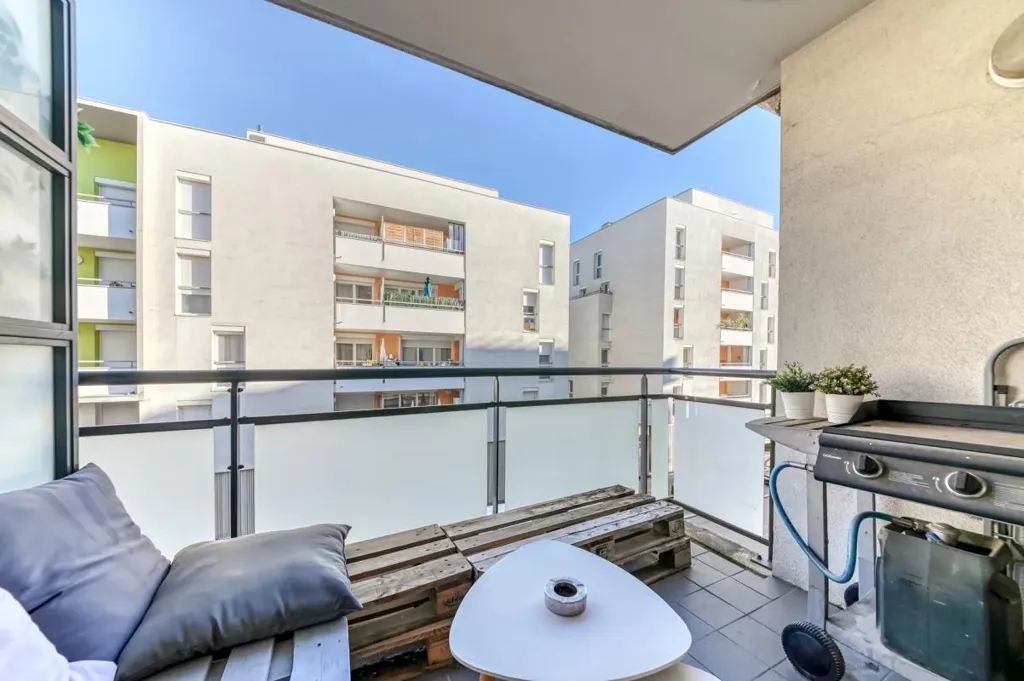 Balcon - Appartement 3 Pièces avec Balcon à Lyon 7ème