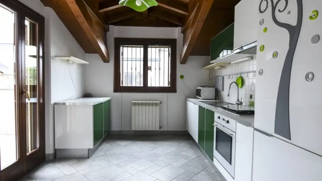 Cucina - Appartamento arredato con terrazzo a Binzago, Cesano Maderno
