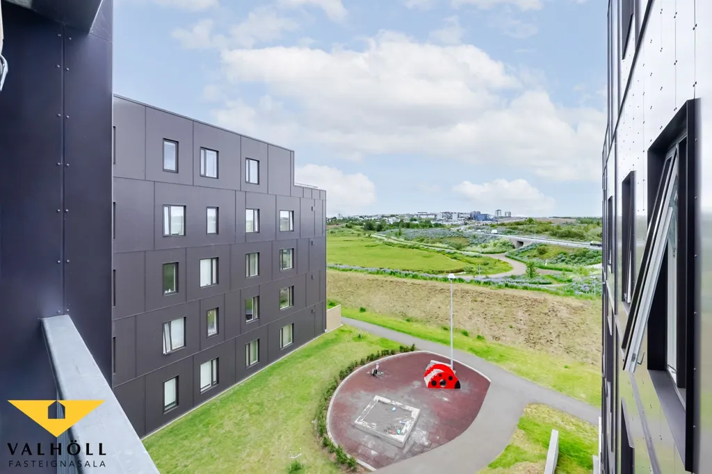Aed - Modern Apartment with Balcony in Reykjavik
