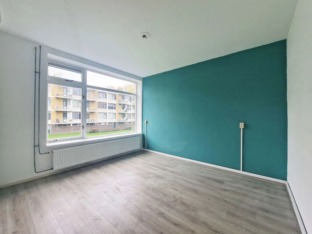Toad - 3-Bedroom Apartment with Balcony in Charlois