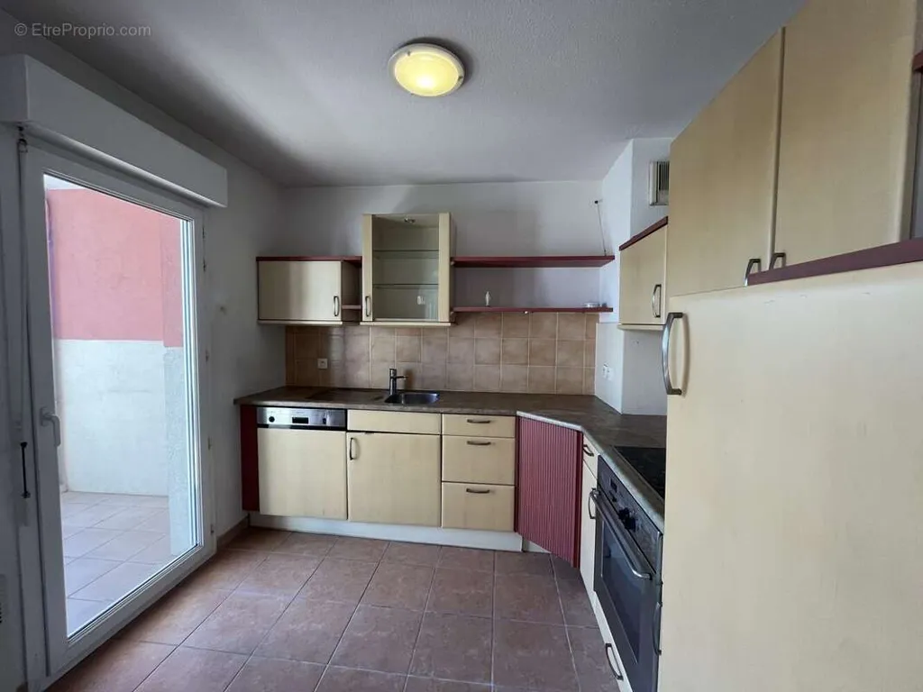 Kitchen - Apartment with South-Facing Terrace in Fréjus