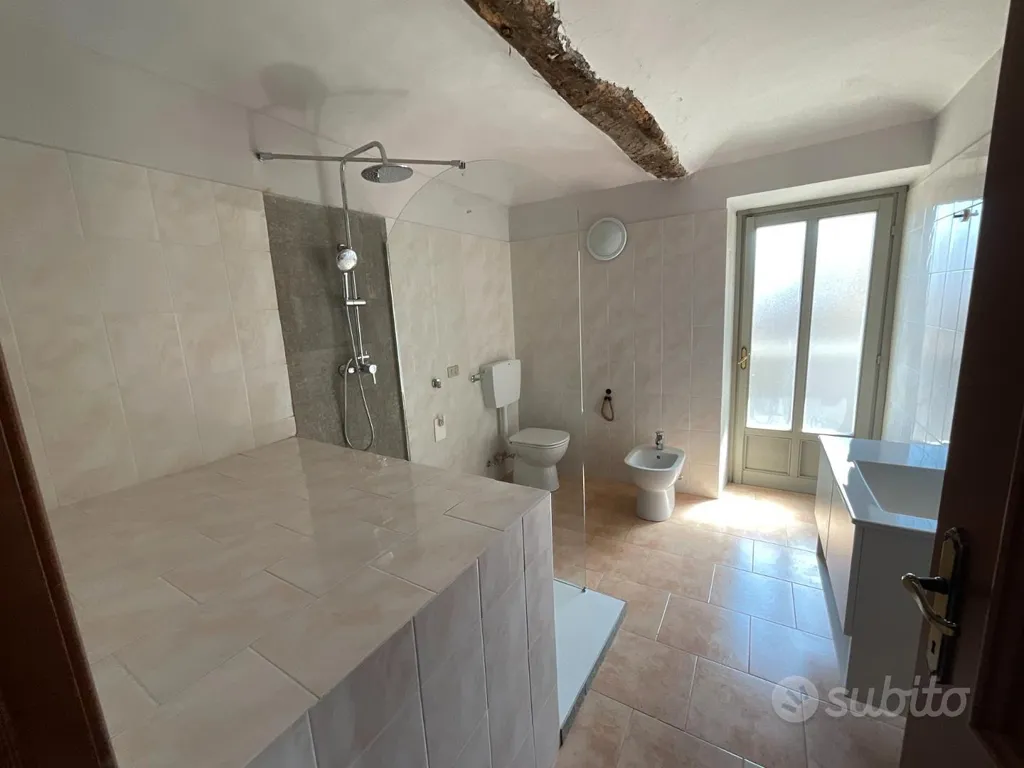 Salles de bain - Fully Furnished Apartment with Balconies in Piea