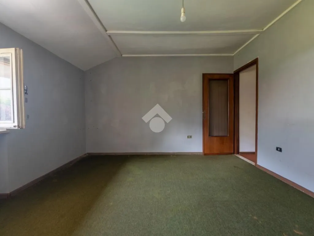 Toad - Independent Villa with Garden near Revello