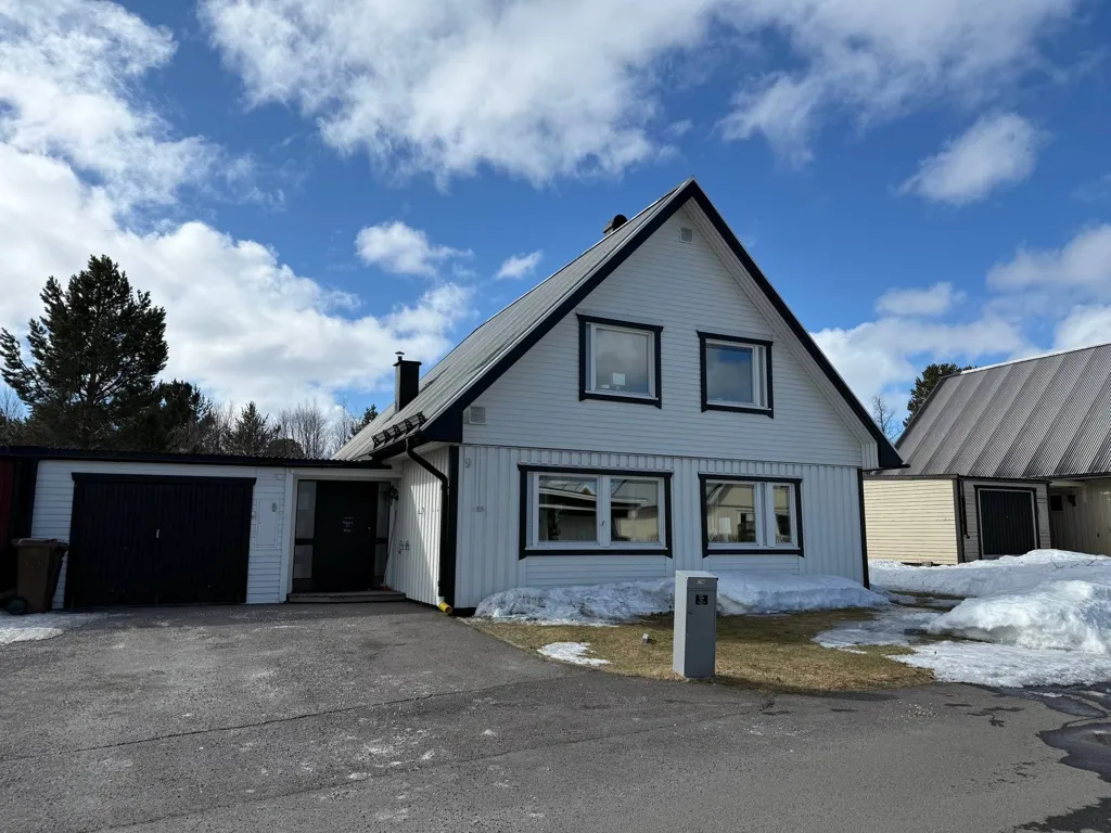 5-toaline maja asukohas Kiruna kommun