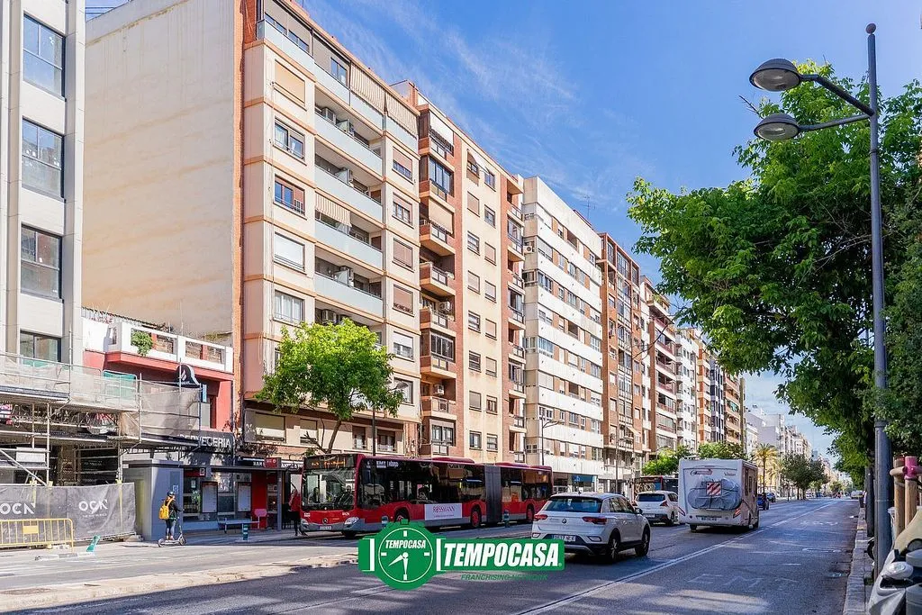 Extérieur - Apartment with Balcony in Mestalla, Valencia