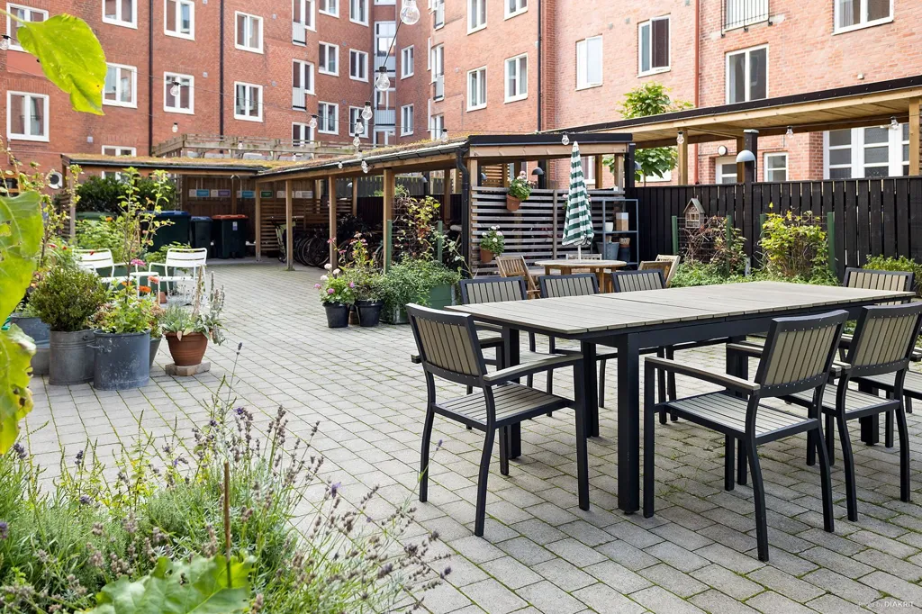 Jardin - Two-Bedroom Flat with Balcony on Åhusgatan